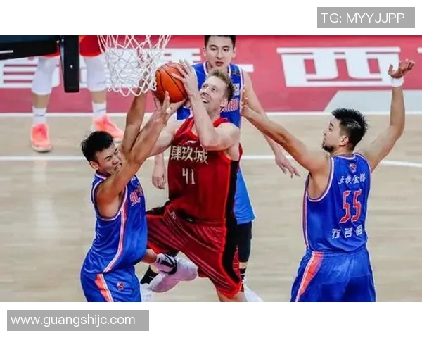 成都篮球队近期状态分析与未来发展展望探讨