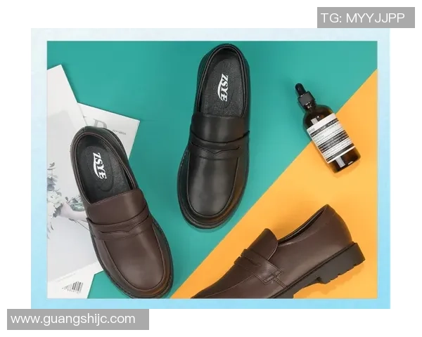 时尚运动必备JK足球袜让你在球场上尽显青春活力与个性魅力 时尚运动必备JK足球袜让你在球场上尽显青春活力与个性魅力