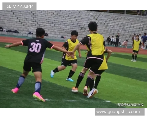 足球赛精彩瞬间回顾与感悟分享让我们一起感受激情与团结的力量 足球赛精彩瞬间回顾与感悟分享让我们一起感受激情与团结的力量