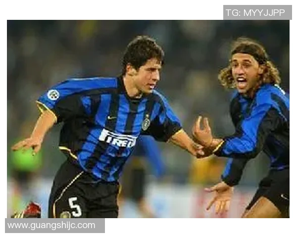 雷蒙足球：探索足球世界的魅力与激情，助力年轻球员成长与发展