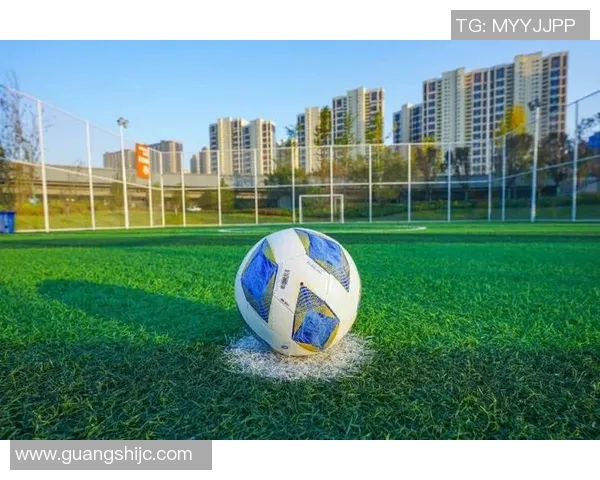 足球龙龙带你领略绿茵场上的激情与梦想,开启属于你的足球之旅 足球龙龙带你领略绿茵场上的激情与梦想,开启属于你的足球之旅